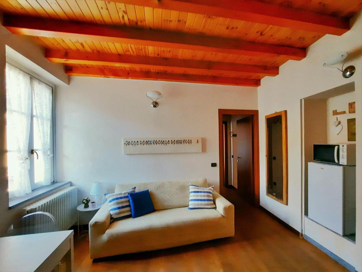 Ferienwohnung Antica Corte, Bilocale Nel Centro Storico Di Como Exterior foto